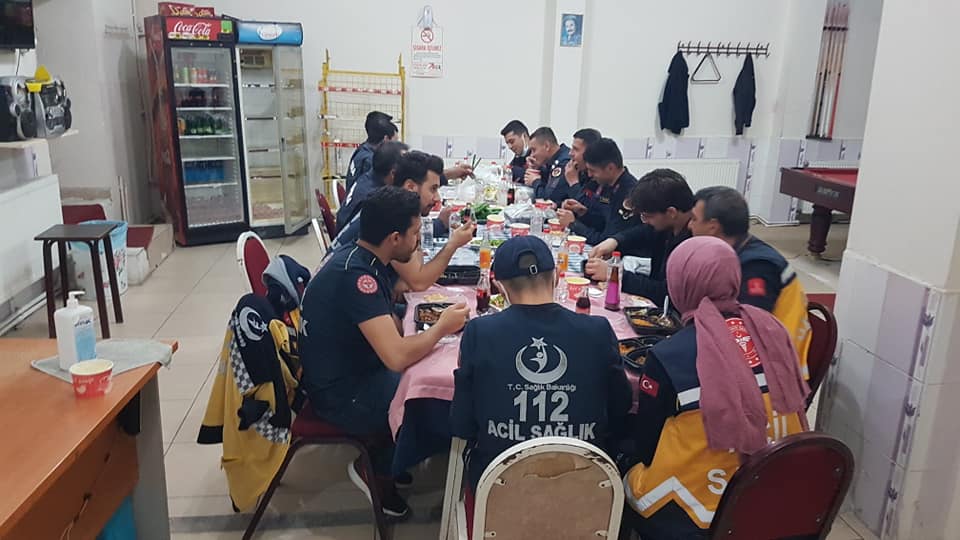 112 acil sağlık personeli ve jandarma personeli iftar yemeğinde buluştu