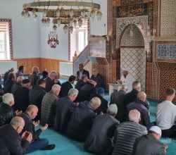 Kasabamızda Hacı Adayları Dualarla Kutsal Topraklara Uğurlandı
