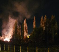Kasabamızda Gece Saatlerinde Ağaçlık Alanda Çıkan Yangın Korkuttu!