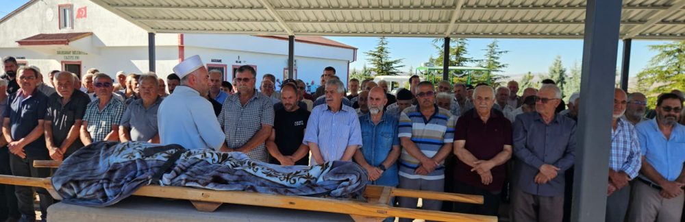Münire Demir Toprağa Verildi
