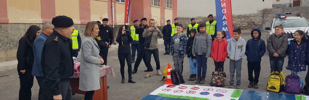 Jandarma Kasabamız İlk Okulunda Öğrencilere Trafik Eğitimi Verdi