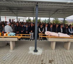 Kasabamızda Cenazeler Toprağa Verildi