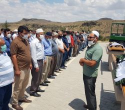 Nazik Zopun ve Münüre Toptaş toprağa verildi