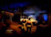 Kasabamızda 2 Eve Şafak Operasyonu