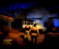 Kasabamızda 2 Eve Şafak Operasyonu