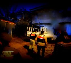 Kasabamızda 2 Eve Şafak Operasyonu