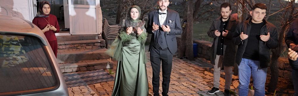 Zehra&Ramazan’a Ömürboyu Mutluluklar Dileriz