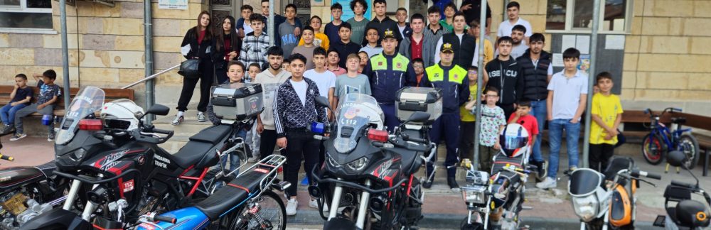 Kasabamız’da Jandarma Trafik Ekipleri Motosiklet Sürücülerine Farkındalık Eğitimi Verdi
